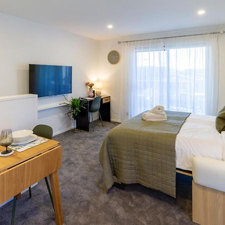 Luxury Studio With Balcony - Close To Supermarket Крайстчърч Екстериор снимка