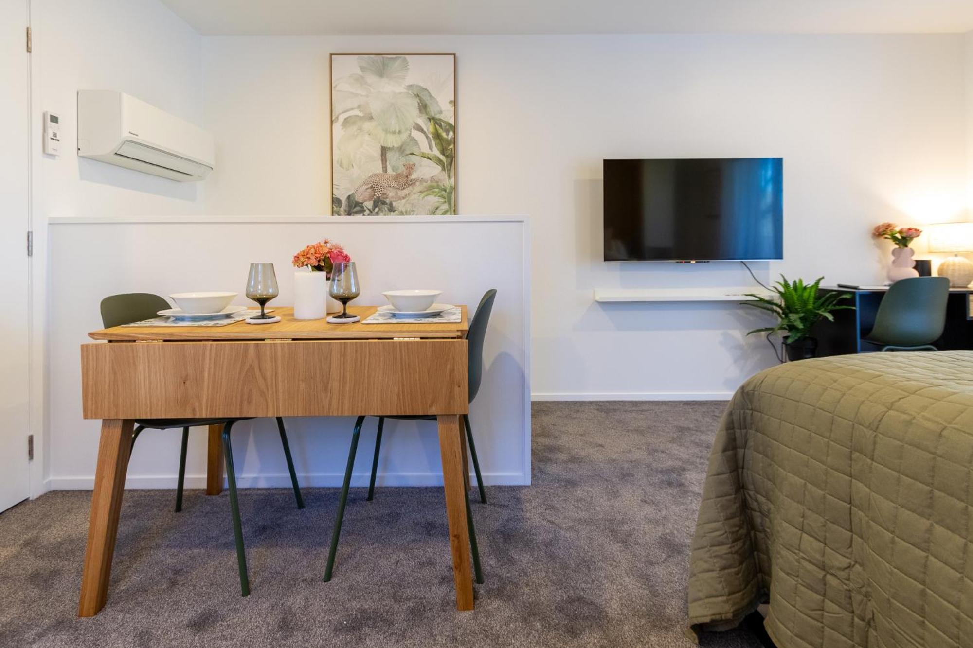 Luxury Studio With Balcony - Close To Supermarket Крайстчърч Екстериор снимка